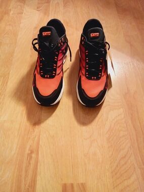 Nike Air Max TW SE  FJ2590 Men's Size 10